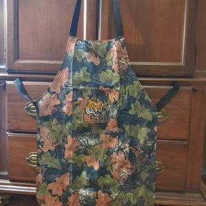 Game Day Outfitters Apron